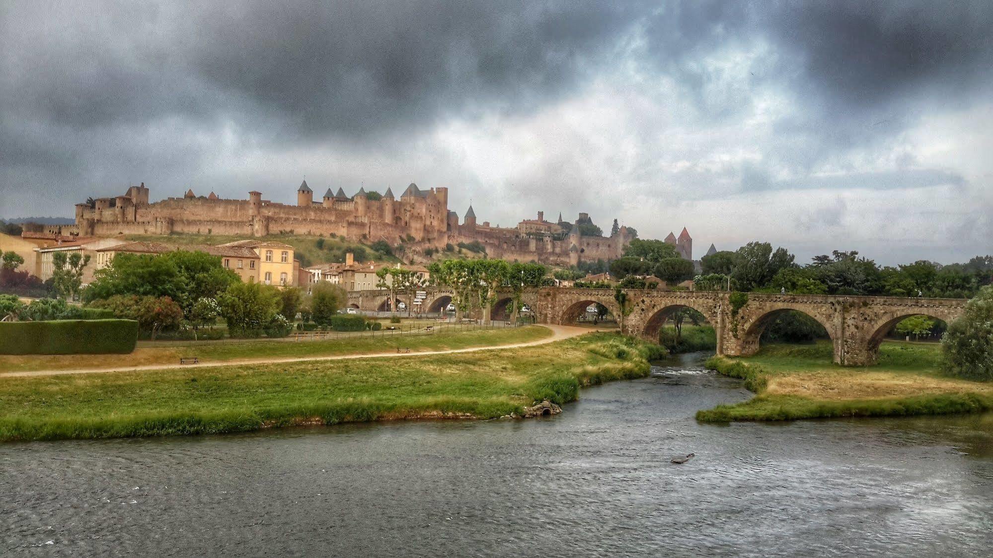 Hotel Du Pont Vieux Carcassonne Esterno foto